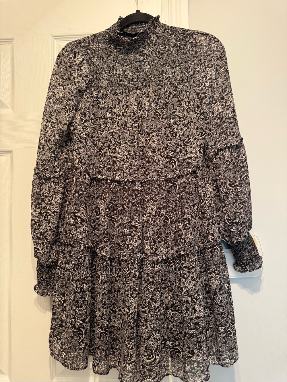 Dynamite Black & White Floral Tiered Dress